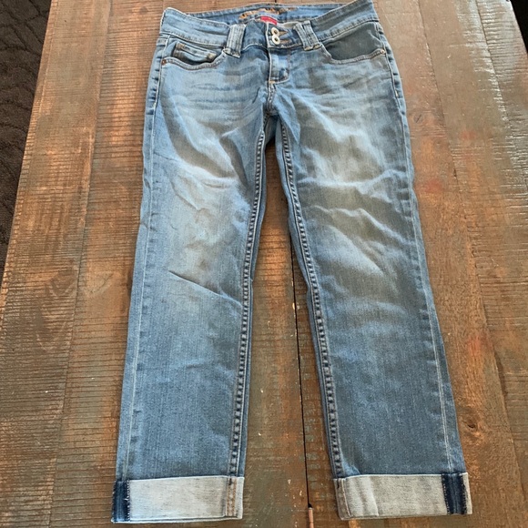 Arizona Jean Company Pants - 🌸Juniors Ankle Capris By Arizona Jeans Size 3🌼